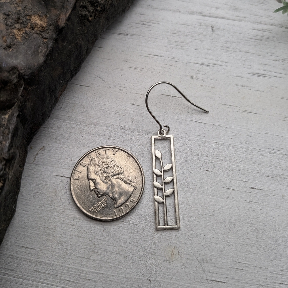 Antique Silver Leaf Rectangle Drop Earrings - Picture 4 of 5